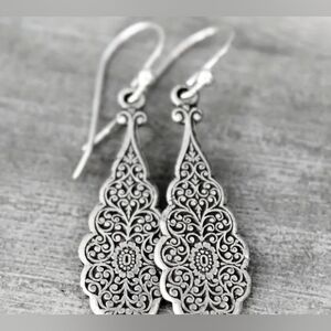 ♥️H 5/$20 Elegant Silver Filigree Earrings